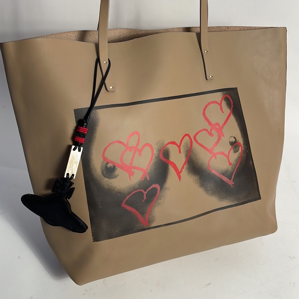Vivienne Westwood ICONIC TI TS ARTWORK natural Leather TOTE NWT